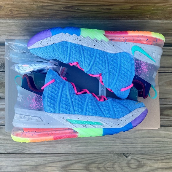 Lebron XVIII University Blue/Metallic Gold Men’s Size 10 Women’s Size 11.5 - Picture 9 of 13